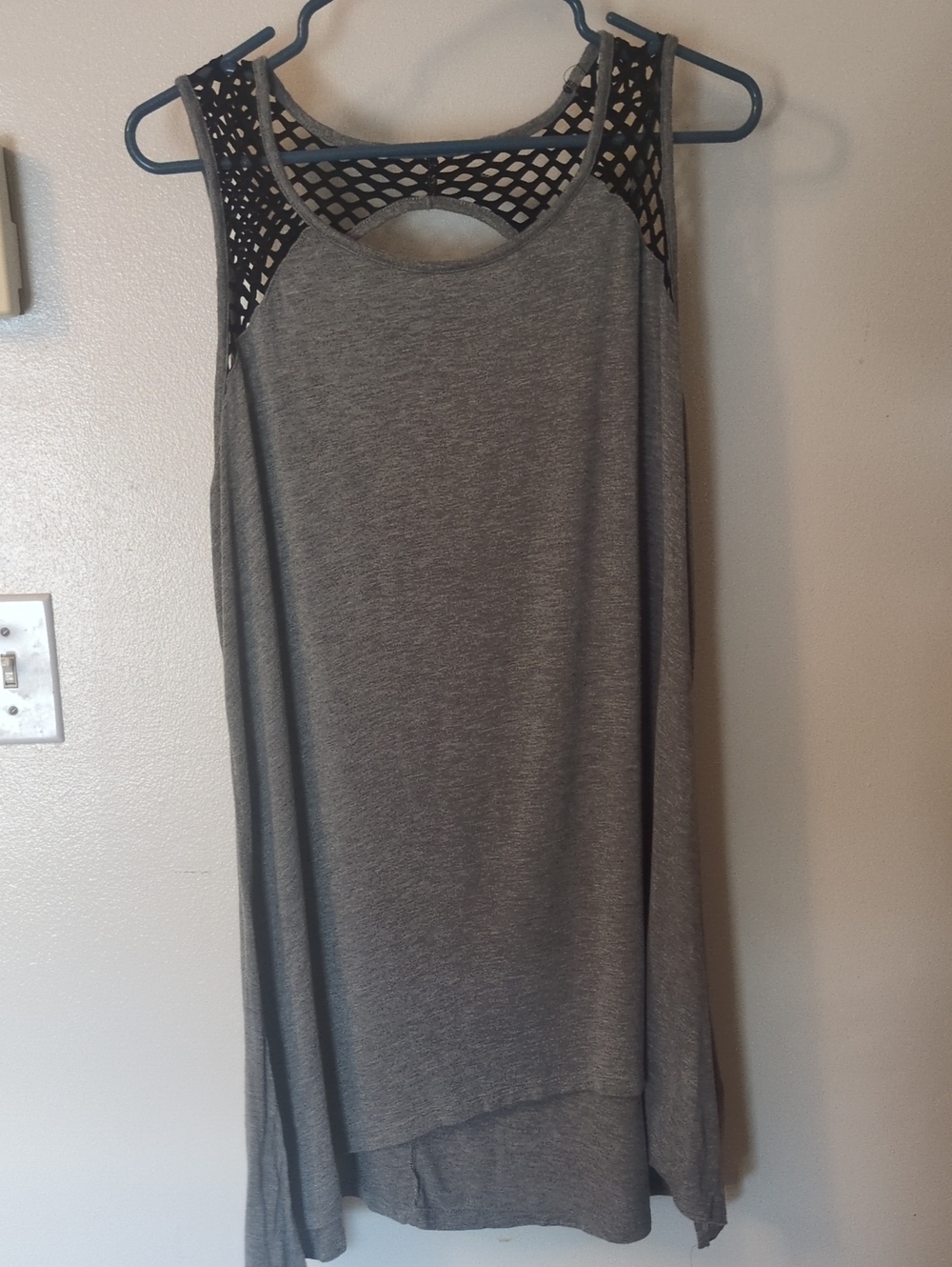 Livi Active 18/20 Gray Tank with Lattice